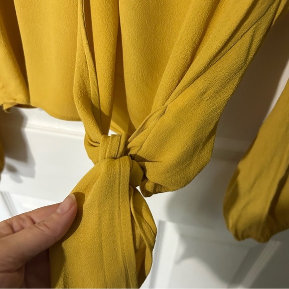 Madewell Raelynn Top Greek Gold Wrap and Tie. Size Medium. Snap Closures. - Picture 4 of 15